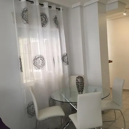 Moderne Finlandia Mit Kleinem Balkon